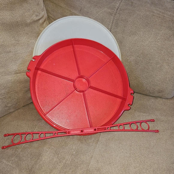 Vintage Tupperware Red Divided Serving Tray w/Lid And Carrying Handle - Picture 1 of 3